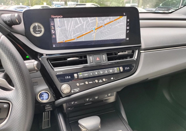 Lexus ES cena 199900 przebieg: 51114, rok produkcji 2021 z Izbica Kujawska małe 562